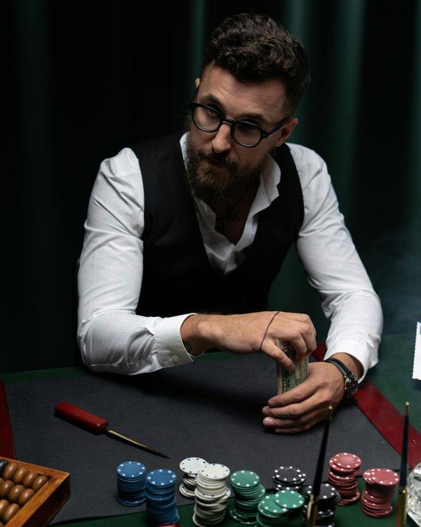 Maîtrisez l'art de la soirée poker parfaite chez vous